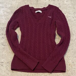 Hollister Women's Burgundy Cable Knit V-Neck Sweater Y2k